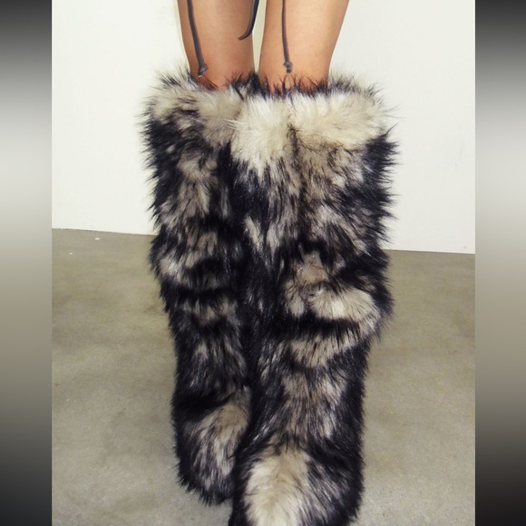 Natural grey thigh high over the knee fur boots size 6 - Picture 4 of 11